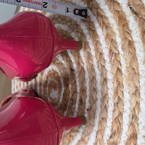 NINE WEST Hot Pink Womans Kitten Heels, Size 8.5 - Picture 6 of 9